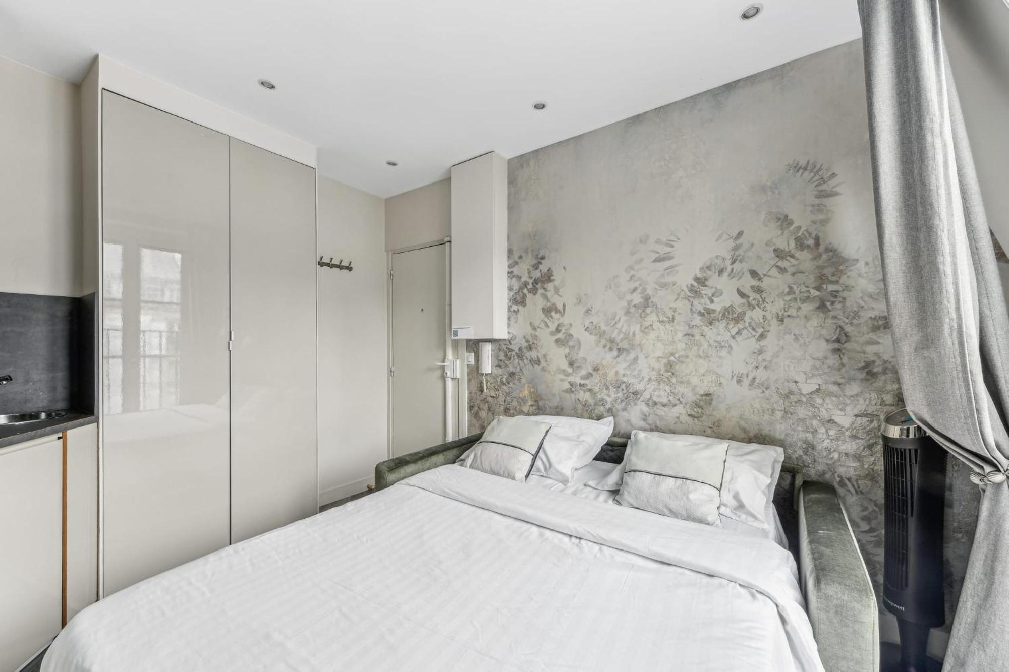 Mac Mahon - Champs Elysees By B'your *