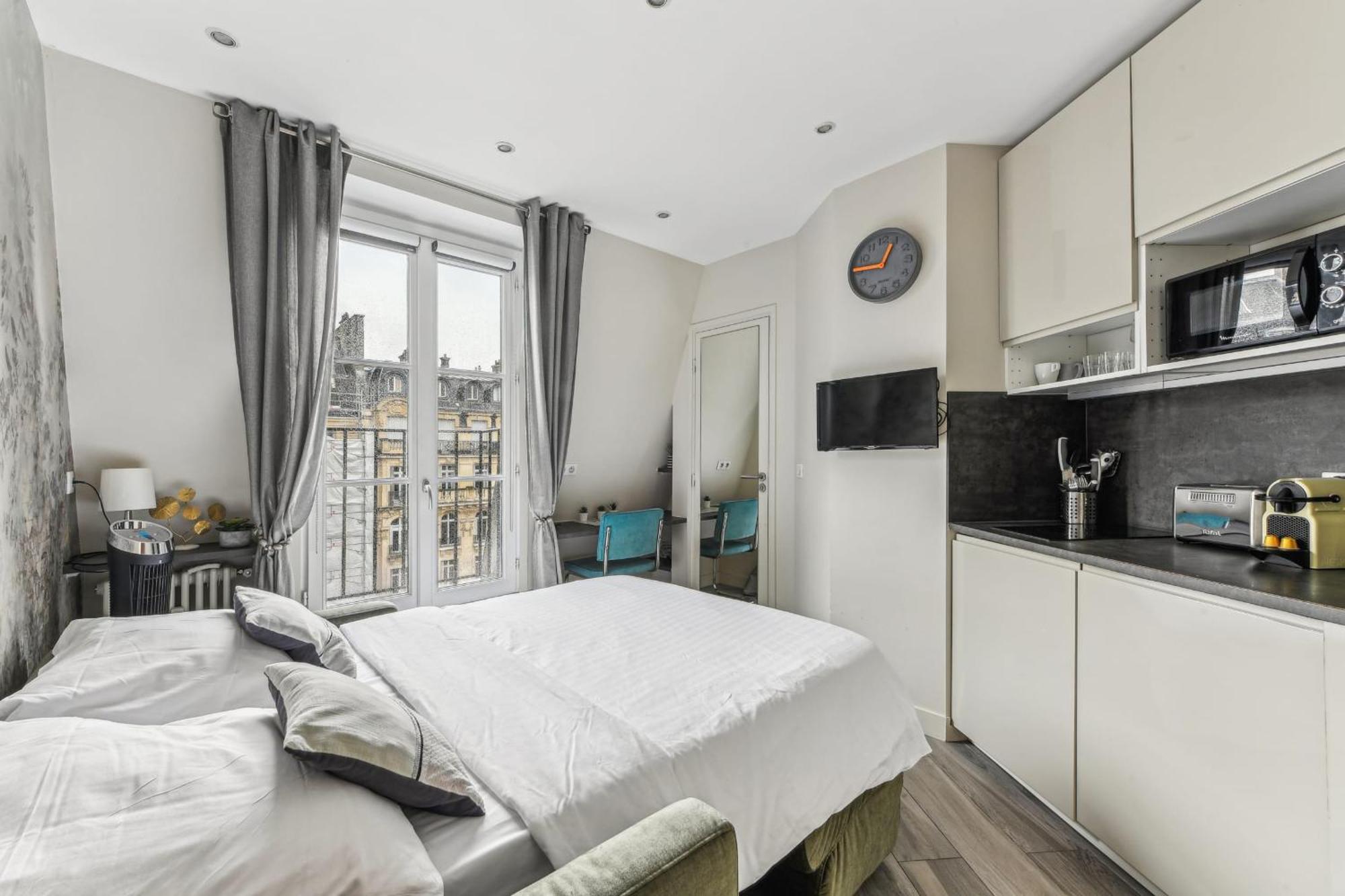 Mac Mahon - Champs Elysees By B'your