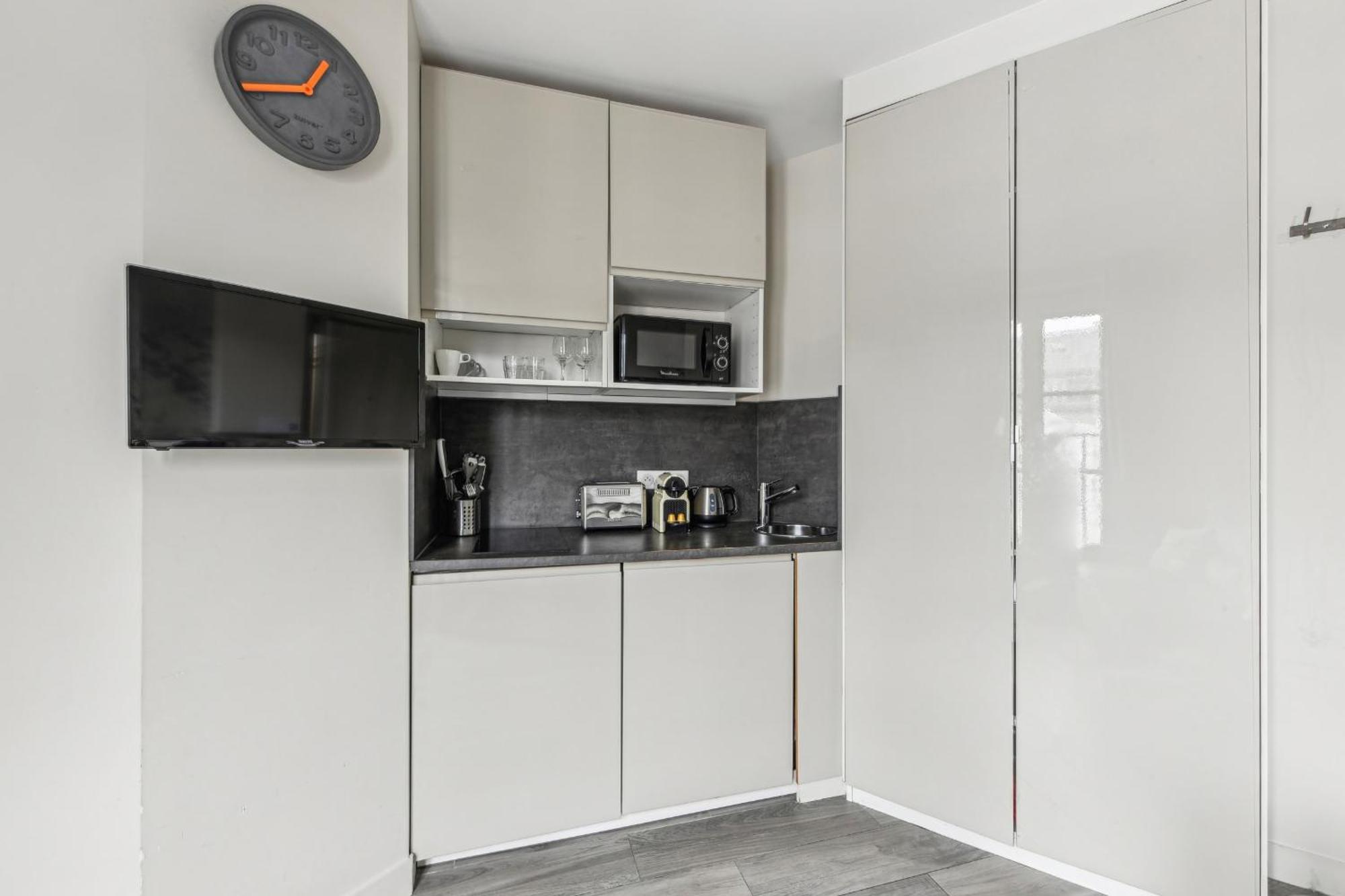 Mac Mahon - Champs Elysees By B'your *